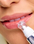 Notino Lip Food Plumping Lip Gloss гланц-грижа за устни с увеличаващ ефект 00 Clear 10 мл.