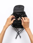 Notino Travel Collection Drawstring Make-Up Bag широка чанта за грим Black 1 бр.