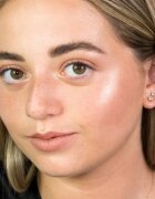 Nudestix Nudies Glow мултифункционален озарител в стик цвят Hey Honey 7 гр.
