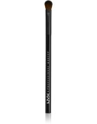 NYX Professional Makeup Pro Brush четка за сенки и преходи между нюансите черен 1 бр.
