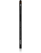 NYX Professional Makeup Pro Brush плоска четка за оформяне на детайли 1 бр.