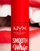 NYX Professional Makeup Smooth Whip Matte Lip Cream кадифено червило с изглаждащ ефект цвят 12 Icing On Top 4 мл.