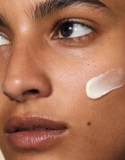 Omorovicza Hydro-Mineral Cushioning Day Cream подмладяващ дневен крем за всички типове кожа на лицето 50 мл.
