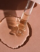 Omorovicza Queen Oil подхранващо масло за регенериране на кожата 30 мл.