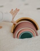 Petite&Mars Rainbow 12m+ играчка за подреждане Misty Green 1 бр.