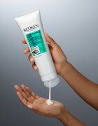 Redken Acidic Bonding Curls регенерираща грижа без изплакване за къдрава коса 250 мл.
