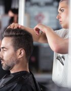Redken Brews моделираща помада за гладка на вид коса 100 мл.