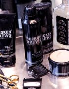 Redken Brews помада за коса за естествен вид с глина 100 мл.