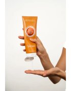 Revuele Nutty Caramel Snug Fragranced Nourishing Body Cream подхранващ крем за тяло за жени 250 мл.