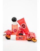 Revuele Plum & Bloom Allure Fragranced Brightening Shower Gel парфюмиран душ гел с озаряващ ефект за жени 400 мл.