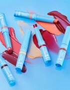 Rimmel Kind & Free тониращ балсам за устни цвят 002 Apricot Beauty 17 гр.