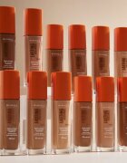 Rimmel Lasting Radiance озаряващ фон дьо тен SPF 25 цвят 400 Natural Beige 30 мл.