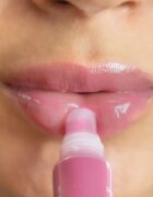 Rude Cosmetics Save My Lips подхранващ и хидратиращ балсам за устни с пептиди цвят Lychee 15 мл.