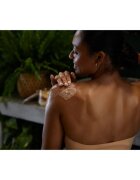 Sanctuary Spa Signature Natural Oils скраб със сол за подхранване и хидратация 650 гр.
