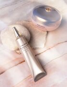 Shiseido Future Solution LX озаряваща и изглаждаща основа SPF 30 40 мл.
