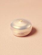 Shiseido Future Solution LX озаряваща насипна пудра 13 гр.