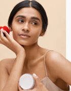 Shiseido HANATSUBAKI HAKE Polishing Face Brush четка за нанасяне на течни и пудрови продукти 1 бр.