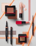 Shiseido Makeup Technosatin gel lipstick сатенено червило цвят 402 Chatbot 4 гр.