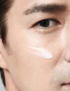 Shiseido Men Energizing Moisturizing Extra Light Fluid флуид с регенериращ ефект за мъже 100 мл.