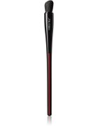 Shiseido Naname Fude Multi Eye Brush четка за прилагане на сенки за очи 1 бр.