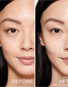 Shiseido Revitalessence Skin Glow Foundation лек фон дьо тен с озаряващ ефект SPF 30 цвят Birch 30 мл.
