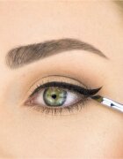 Sigma Beauty Eyes E06 WINGED LINER™ BRUSH четка за очна линия 1 бр.
