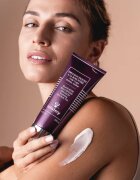Sisley Black Rose Beautifying Emulsion хидратираща емулсия за тяло 200 мл.