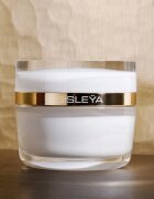 Sisley Sisleÿa L'Integral Anti-Âge Extra-Rich завършваща подмладяваща грижа за суха или много суха кожа 50 мл.