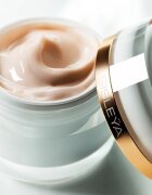 Sisley Sisleÿa L'Integral Anti-Age Fresh Gel Cream луксозен крем против бръчки за комбинирана към мазна кожа 50 мл.