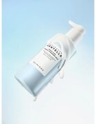 SKIN1004 Madagascar Centella Hyalu-Cica Gentle Cleansing Milk хидратиращо почистващо мляко за подхранване на кожата на лицето и поддържане на естестве