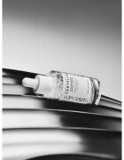 SKIN1004 Madagascar Centella Tone Brightening Capsule Ampoule хидратиращ серум за освежаване и изглаждане на кожата 50 мл.