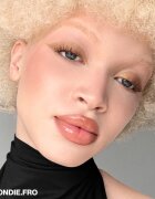 Smashbox Metallic Eyeliner металическа очна линия цвят Medal 0.28 гр.
