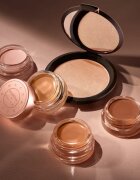 Smashbox x Becca Shimmering Skin Perfector Pressed Highlighter озарител цвят Moonstone 7 гр.