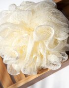 So Eco Long Handle Shower Pouf гъба за миене на тялото с удължена дръжка 1 бр.