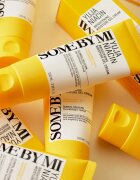 Some By Mi Yuja Niacin Brightening All in One Cleanser озаряваща почистваща пяна за чувствителна кожа на лицето 100 мл.
