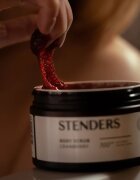 STENDERS Cranberry омекотяващ захарен пилинг 230 гр.