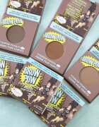 theBalm Browpow® пудра за вежди в практична магнитна опаковка цвят Blonde 1.2 гр.