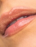 theBalm Plump Your Pucker Lip Gloss блясък за устни за по-голям обем цвят Buck-a-Roo 2.7 мл.