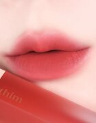 thim Sheer Matte Liquid Lip леко течно матиращо червило цвят 04 Petal Red 4 гр.