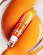 Vaseline Gluta-Hya Lip Serum хидратиращ балсам за устни SPF 15 цвят Juicy Peach 10 мл.
