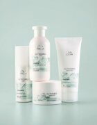 Wella Professionals Nutricurls Waves & Curls почистващ балсам за чуплива и къдрава коса 250 мл.