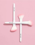 Wet N Wild Essential Blush Brush четка за руж 1 бр.