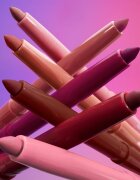 Wet N Wild Perfect Pout дълготраен молив за устни цвят Plum Together 0.25 гр.