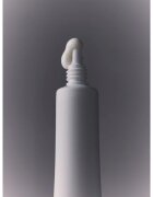 WHAMISA Organic Flowers Eye Essence озаряващ серум за околоочната зона с анти-бръчков ефект 30 мл.