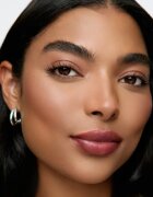 WONDERSKIN Wonder Blading All-Day Lip Stain дълготрайно течно червило цвят Demure 4 мл.