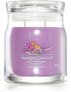 Yankee Candle Hand Tied Blooms ароматна свещ Signature 368 гр.