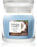 Yankee Candle Salted Coconut ароматна свещ Signature 110 гр.
