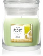 Yankee Candle Vanilla Lime ароматна свещ Signature 110 гр.