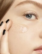 Yves Saint Laurent Touche Éclat Blur Primer озаряваща основа под фон дьо тен цвят Universal 30 мл.