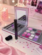 ZMILE COSMETICS Make-up Set By Adelka комплект декоративна козметика